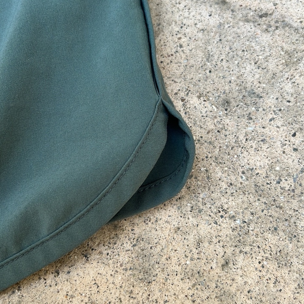 Athleta Stretch In Green Skort with Front Zipper Pockets Women's Size 4 - Picture 6 of 8